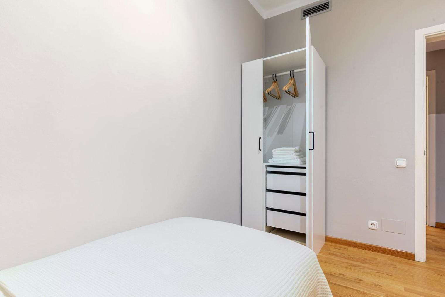 Blueground Galvany Doorman Ac Near Park Bcn-178 Apartment *